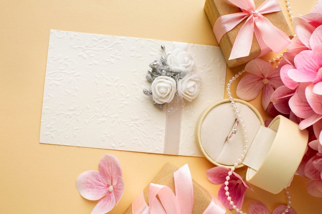 beautiful-wedding-concept-flowers-invitation