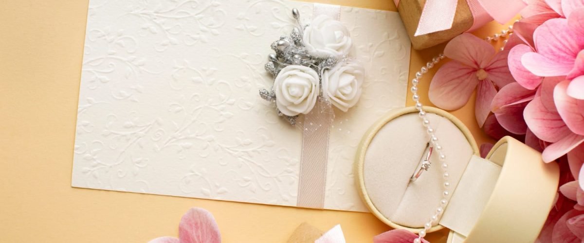 beautiful-wedding-concept-flowers-invitation